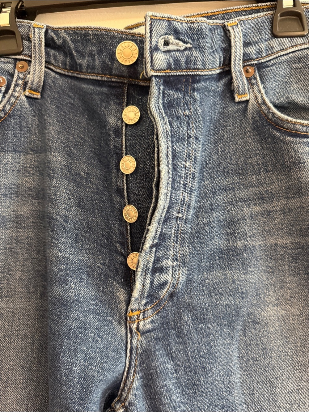 Agolde Men's Skinny Jeans in Medium Blue Wash - Picture 2 of 6